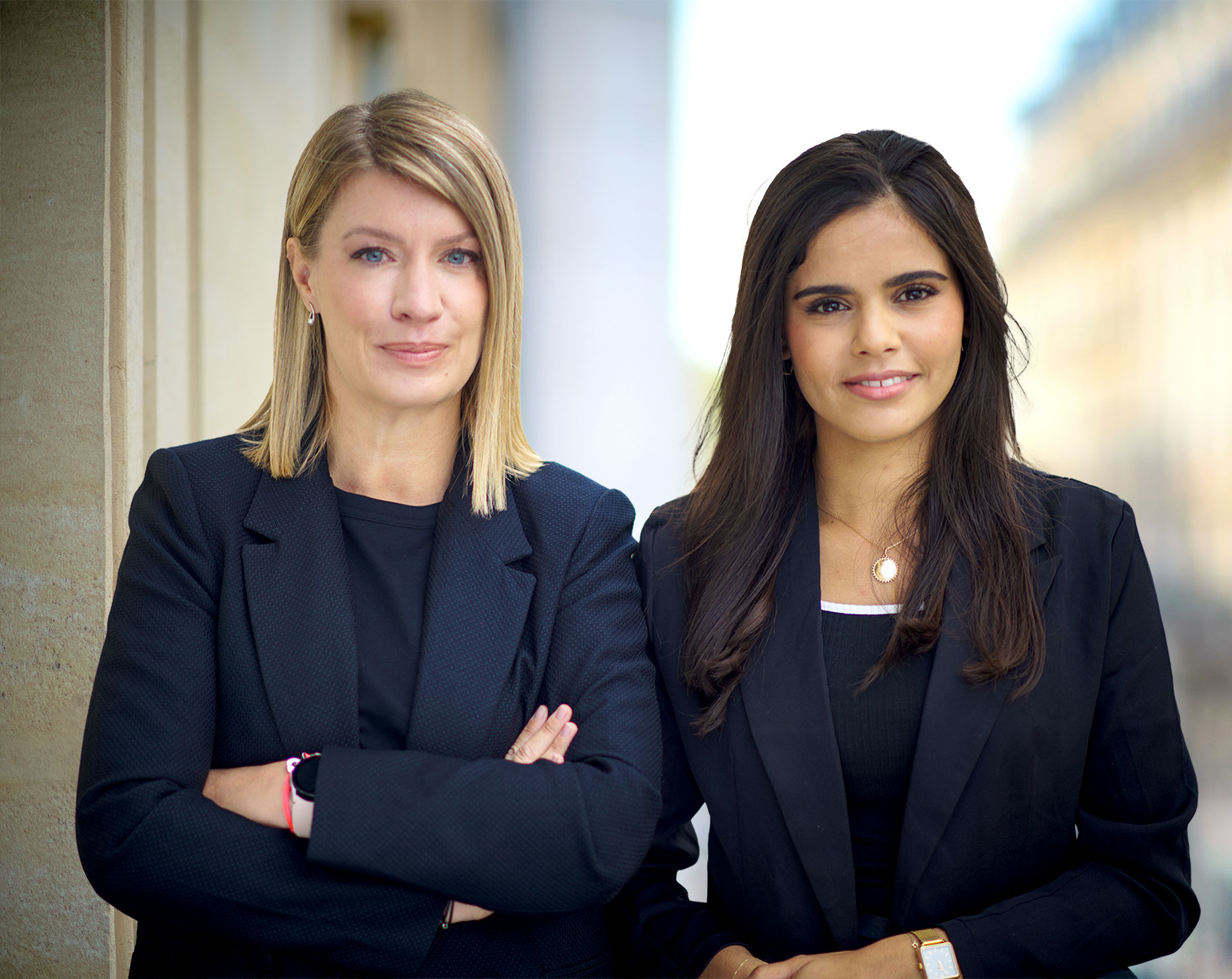 Maître Aurélie Thevenin et Maître Sabrina Raouti, avocates en droit du travail à Paris